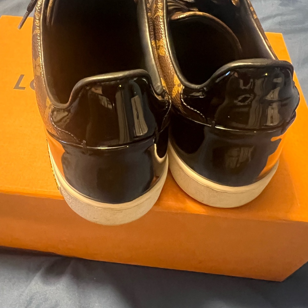 Louis Vuitton Front Row Sneaker - Picture 5 of 12
